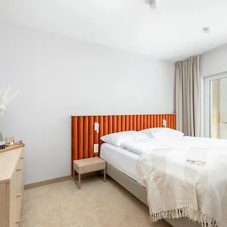Apartment Uk Cin Near Beach And Pool, Cleaning Included